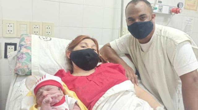 迭戈·萨尔瓦多 阿根廷2021年首个新生儿致敬老马！